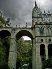 Las Lajas Cathedral, closer view