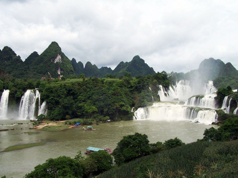 Detian Waterfall, Sino-Vietnamese border, Daxin County, Guangxi