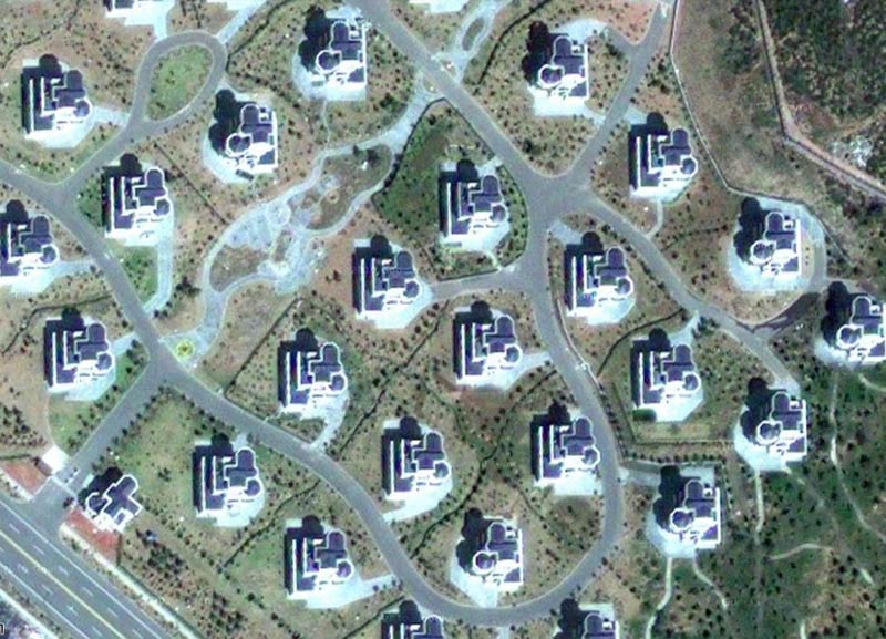 Empty McMansions in Ordos (Google Maps)