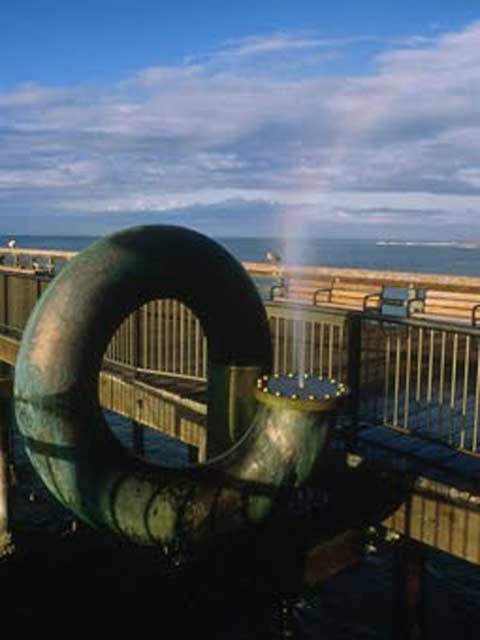 Ned Kahn's ocean fountain